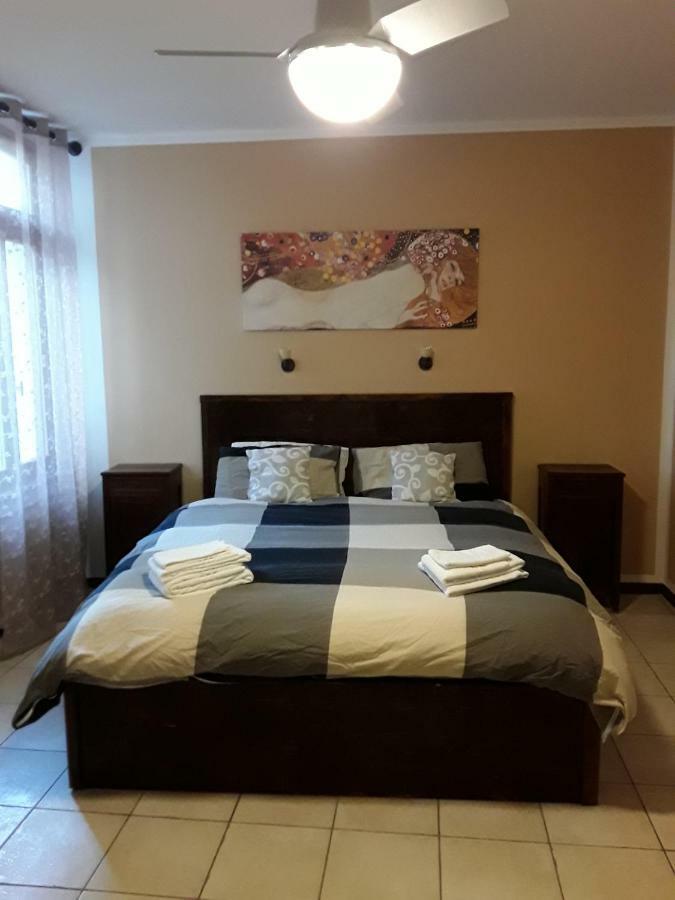 Porto Vecchio Con Parcheggio A Pochi Passi Dal Castello Bed & Breakfast